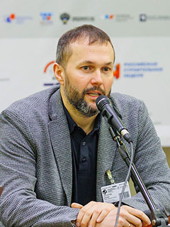Юрий Захаров